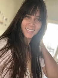 I'm Bea, live in Gilbert. Love to travel and explore. Give me water or  mountains and I'm a happy girl....