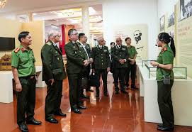 Đón đoàn Bộ Nội vụ Cuba