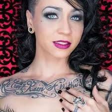 laura peterman (@savageinheels)