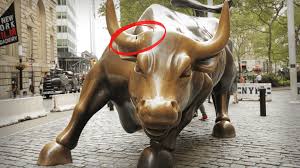 Visual storytelling from wsj.🗞 📷 @wsjphotos 🏘 @wsjrealestate 🏖 @wsjoffduty ✒️ @wsjmag linkin.bio/wsj. Wall Street S Iconic Bull Damaged Facts On The Attacker And The Monument Thestreet