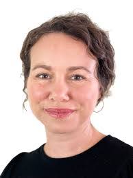 Sally Moreland's Instagram, Twitter & Facebook