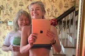 Supermodel paulina porizkova and acclaimed screenwriter aaron sorkin are. Paulina Porizkova 55 And Her Mom 74 Show Off Their Abs