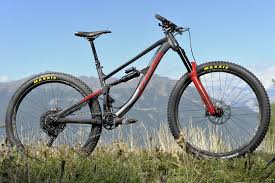 Mde Damper Variables Enduro Bike Mit Custom Geometrie Mountainbiker Federgabel Fahren
