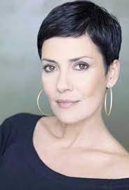 Anti Aging Fur Die Haare Diese Frisuren Machen Junger Kurze Pixie Frisuren Frisuren Fur Feines Dunnes Haar Feine Dunne Haare