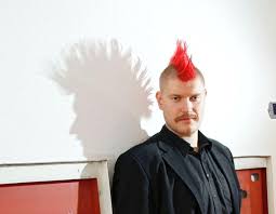 Su trabajo se centra en la reflexión sobre las tecnologías digitales como internet y sus consecuencias para la sociedad. Internet Und Ich Wir Kennen Uns Nur So Vom Sehen Kultur Nordbayern De