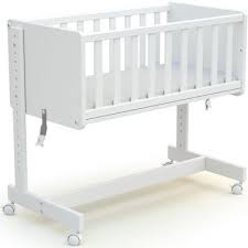 Très élégant, il s'accordera aisément avec la décoration de la chambre bébé. Berceau Cododo Evolutif En Bois De Hetre Confort Blanc