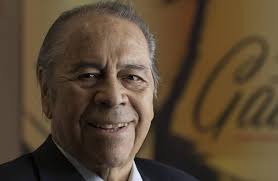 Legendary bolero singer Lucho Gatica dies