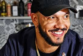 Lawrence Smith's Instagram, Twitter & Facebook