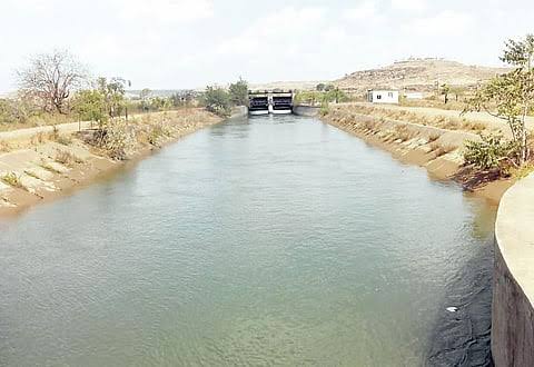 श्रीगोंदा येथे कुकडी कॅनॉलवरील अनधिकृत पाईपलाईन हटवा