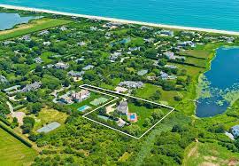 As of the 2010 united states census , the town had a total population of 56,790. A Shingled Style Home In Southampton New York With Private Beach Access Mansion Global