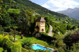 There's no better feeling than relaxing beside your own luxury swimming pool with friends and family. Wallpaper House Swimming Pool Mountain Top View Landscape 3942x2591 1024426 Hd Wallpapers Wallhere