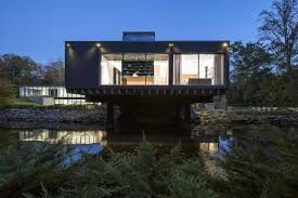 Contemporary homes have been fairly prevalent in the atlanta area since the 1970's. Imposing Contemporary House With Sweeping River Views