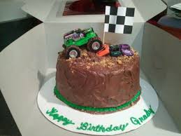 Pin By Paula Porciuncula On Cakes Cookies And Sweet Thangs Truck Birthday Cakes Monster Truck Birthday Party Ideas Cake Monster Truck Cake
