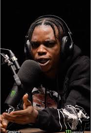 Making an epic return to the SHOWOFF Booth is @Ywc_dsquare. Here he serves  a heated reminder that he is one of the hardest