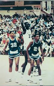 Manute bol (/ m ə ˈ n uː t ˈ b oʊ l /; Manute Bol My Hero