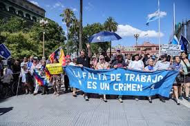 El gobierno de Javier Milei arrancó el año con la crueldad que pretende  imponernos a les trabajadores del Estado. Hoy fuimos testigos de la peor  cara de los despidos: con listas de