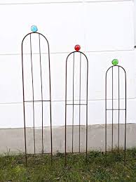 Besonders schön und romantisch sieht es zum beispiel aus, wenn sie einen rundbogen als rankgitter verwenden, sodass sich z.b. Kletterhilfen Fur Den Garten Gartenwelt Online