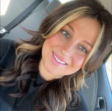 Gamer girl introduces herself and gaming interests