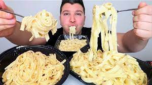 Cheesecake Factory Vs Olive Garden Who S Fettuccine Is Better Mukbang Youtube