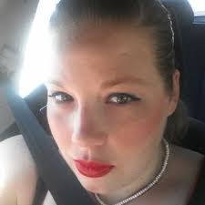 Kari Gillespie's Instagram, Twitter & Facebook