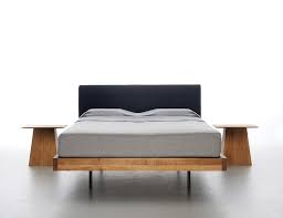 Hochwertigem lattenrost und matratze in weiss, ausserdem 1m hohe kommode zu verkaufen, ebenfalls in weiss. Mazzivo Mobel Outlet I Zeitlose Designerbetten Ab Werk Smooth Designerbett Aus Massivholz