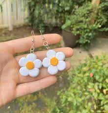 Handmade Polymer Clay 60s Mod Flower Power Daisy Earrings Etsy Etsy Earrings Polymer Clay Jewelry Diy Diy Clay Earrings