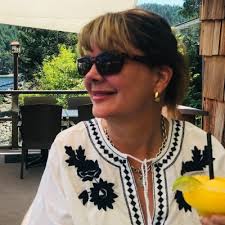 Last night was an amazing evening amongst incredible women networking, and  elevating each other, at the Empower Her event held at the Oak Bay Beach  Hotel hosted by the WORTH Association. |