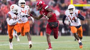 Lamar jackson had a monster game against syracuse, but no play was more impressive than when he hurdled a syracuse. Lamar Jackson Football University Of Louisville Athletics