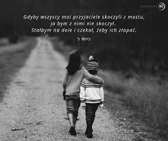 Warto pamiętać, że sam fakt iż święto ma charakter państwowy nie oznacza, że jest to dzień wolny od pracy, czego przykładem może być ustanowiony w 2005 roku dzień solidarności i wolności, który jest obchodzony 31 sierpnia. Miedzynarodowy Dzien Przyjazni Passionhr