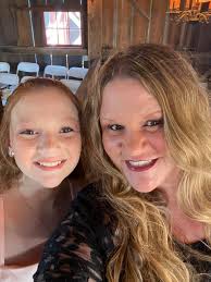 Of course when I do mine and my girls makeup we use Farmasi products now  🥰✨🙌🏻 I can recommend so much of our makeup we have a beautiful range  that lasts all