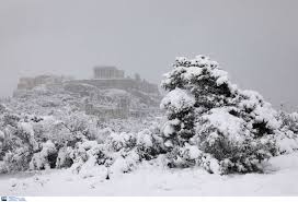 Με την αττική να ζει πρωτόγνωρες καταστάσεις από την. H Magikh Fwtografia Ths Xionismenhs Akropolhs Poy Trelane To Twitter