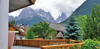 La località turistica di sesto in alta pusteria. Vacanze A Sesto In Alta Val Pusteria Appartamenti Da 4 A 6 Persone In Posizione Tranquilla Sul Versante Soleggiato Di Sesto