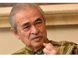The office of abdullah ahmad badawi says legal action will be taken against those who spread false reports. Keadaan Kesihatan Tun Abdullah Baik