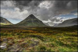 Scotland highlands wallpaper was added in 24 sep 2012. Wallpaper Sunlight Landscape Mountains Hill Rock Nature Sky Rain Clouds Scotland Sunrise Morning Horizon Valley Wilderness Tundra Plateau Ridge Cloud Tree Weather Grassland Outdoor Meadow Highlands Plain Wolken Berge Regen