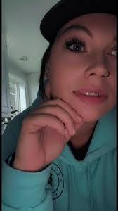 Kelly Maree's Instagram, Twitter & Facebook