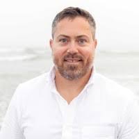 Alex Howland's Instagram, Twitter & Facebook