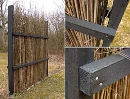 Make Fences Out Of Your Garden Waste This Would Be Great To Create A Wind Break Using My Willow Branches Hinterhof Garten Zaun Dekorationen Lattenzaun