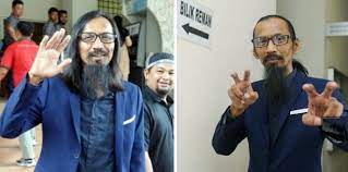 Sofi jikan yang baru sahaja memenangi anugerah watak jahat terhebat di anugerah blockbuster 2 hujung minggu di'khabarkan telah masuk ke unit rawatan rapi, hospital subang jaya kerana kami ucapkan takziah kepada sofi jikan dan seisi keluarga atas kehilangan insan tersayang. Sofi Jikan Mengaku Masukkan Sejumlah Wang Sebulan Sekali Ke Dalam Akaun Bank Wanita Itu Diari