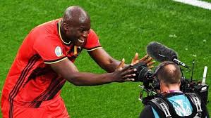 Suivez en live sur foot mercato, le match de la 3e journée de euro entre russie et danemark. Euro 2021 Belgique Corrige Russie Avec Un Double De Lukaku Finlande Surprend Danemark