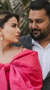 Who is the richest cast member in 'Dubai Bling'?