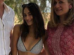 Foto larko, pafos is available. Maria Boskopoyloy Ntempoyto Ws H8opoios Se Shrial Ths Ert Fwtografia