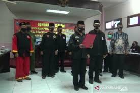 Misalnya di malaysia dan singapura. Sejumlah Perguruan Silat Di Madiun Deklarasikan Suroan Damai Antara News