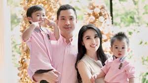 Stay connected to sandra dewi on her official app. Artist Sandra Dewi Conveys Sad News Her Child S Ears Cut Off Netral News