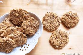 Con farina integrale, questi biscotti sono perfetti per la prima colazione. Biscotti Integrali Con Semi Di Chia Ricette Al Volo