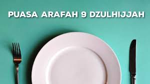 Puasa pada hari arafah yakni pada 9 zulhijah, larangan berpuasa menurut mazhab syiah, tetapi berpuasa pada hari tersebut adalah sunat bagi muslim yang mengikuti mazhab ahli sunah waljamaah, namun menurut pandangan ahli sunah waljamaah juga, haram berpuasa pada hari tersebut bagi orang yang menunaikan haji di arafah. 3bm64ls8wbws M