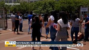 Alunos do último ano do ensino médio serão inscritos automaticamente no Enem; entenda