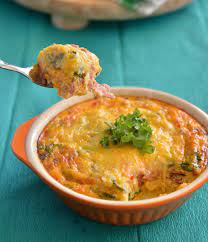 Untuk sarapan pagi yang kaya protein, anda boleh menambah kepingan alpukat dan salmon ke hidangan omelet yang biasa. 10 Idea Menu Sarapan Yang Mudah Sedap Mengenyangkan