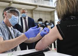 Instructional video on how to properly store and handle publicly funded vaccines. Seniors Aged 60 And Up School Staff Among Many Eligible To Receive Vaccines As Part Of Phase 2 680 News