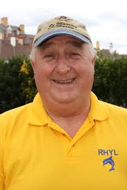 Rhyl swimming club pays tribute to former coach Gez Hay