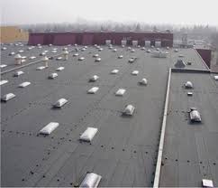Dach Von Daimler Chrysler Berlin Flachdachsanierung Einschl Einbau Von Lichtkuppeln Dachgullys Und Luftern Montage Von Mauerabdeckungen Au Dachbau Dach Bau